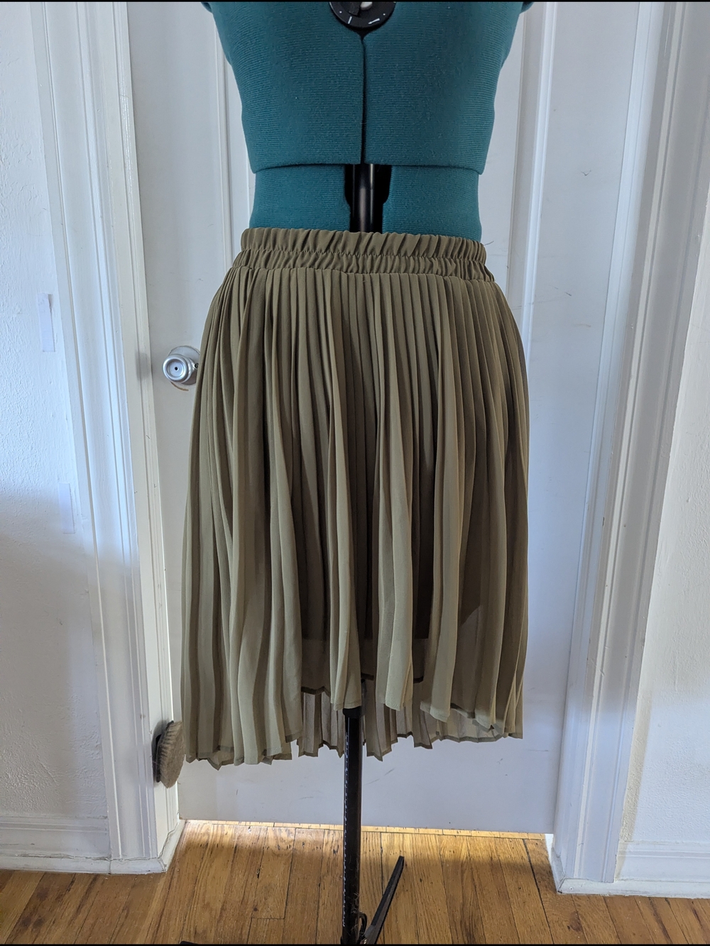 Mango Olive Pleated Midi Skirt